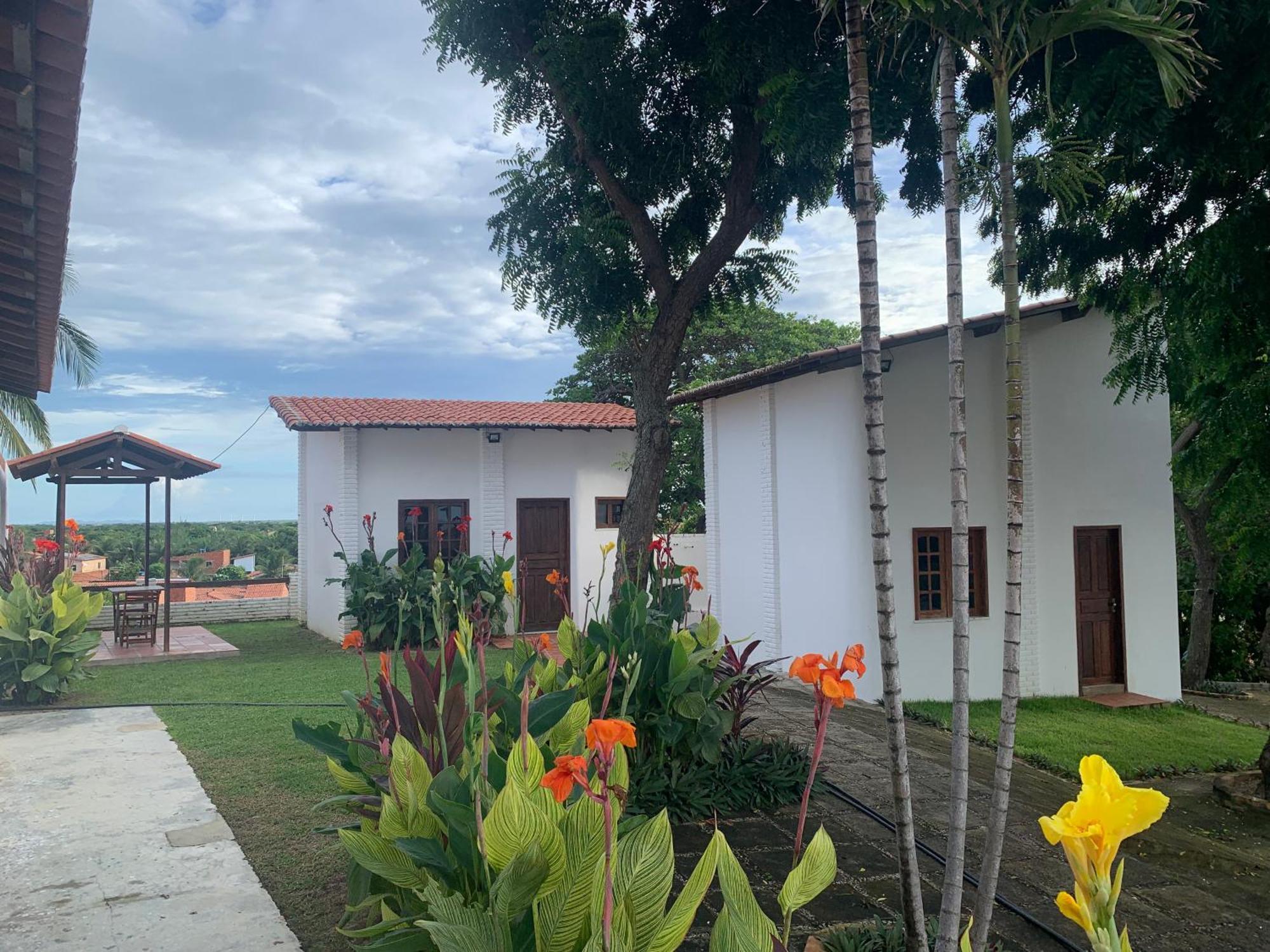Morro Branco Suites - Hospedaria Morro Branco 베베리베 외부 사진